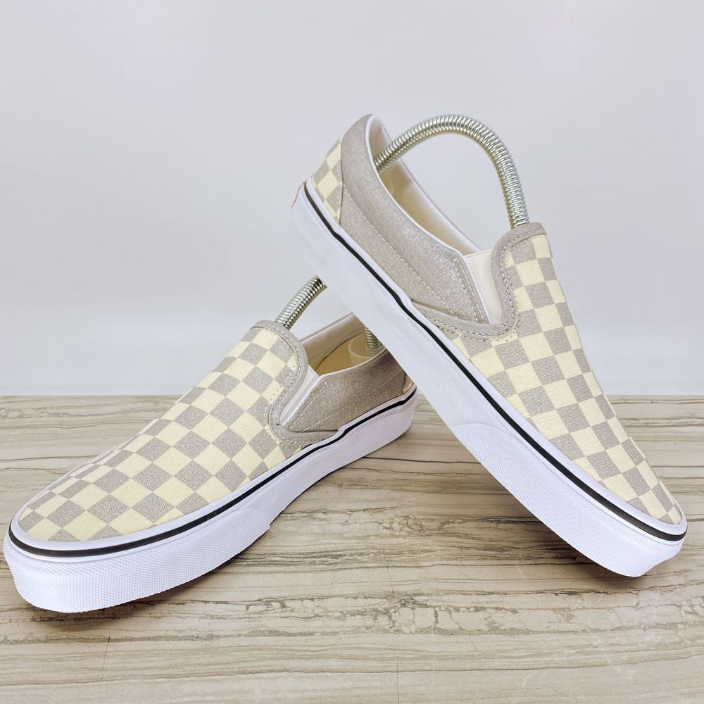 VANS CLASSIC SLIP ON (WOMEN'S 5.5 | MEN’S 4.0)